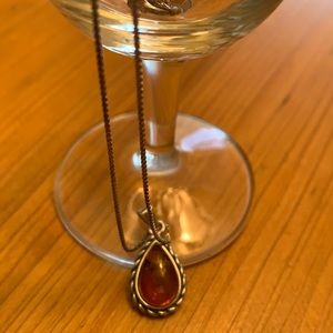 Necklace with amber hanger in silver